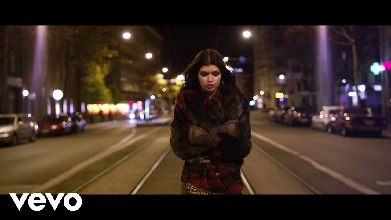 Vilma Alina - Hullut asuu Kallios