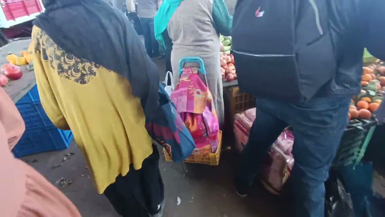 جولة في سوق الأحد 