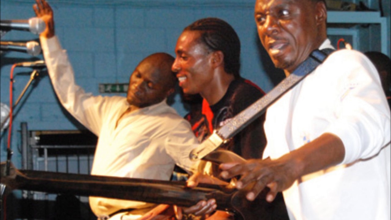 Amake Boyi - Alick macheso - Live(Audio)