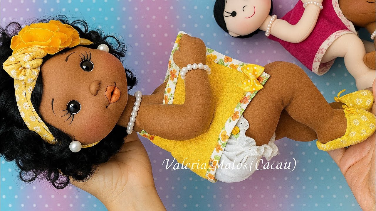 Boneca de Pano Negra -  Enfeite de Porta de Banheiro