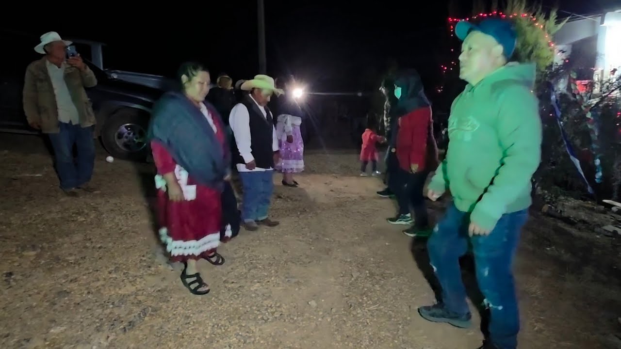 Visperas de Bautizo de Niño Jesus en la Escondida Tejocotes San Juan Mixtepec Juxtlahuaca Oax.