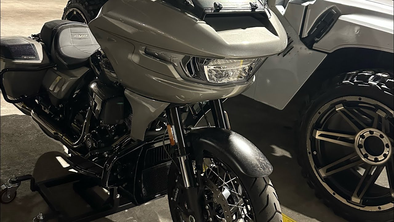 Harley Davidson Road Glide 2023 Forged Carbon Fiber Front Fender installation 