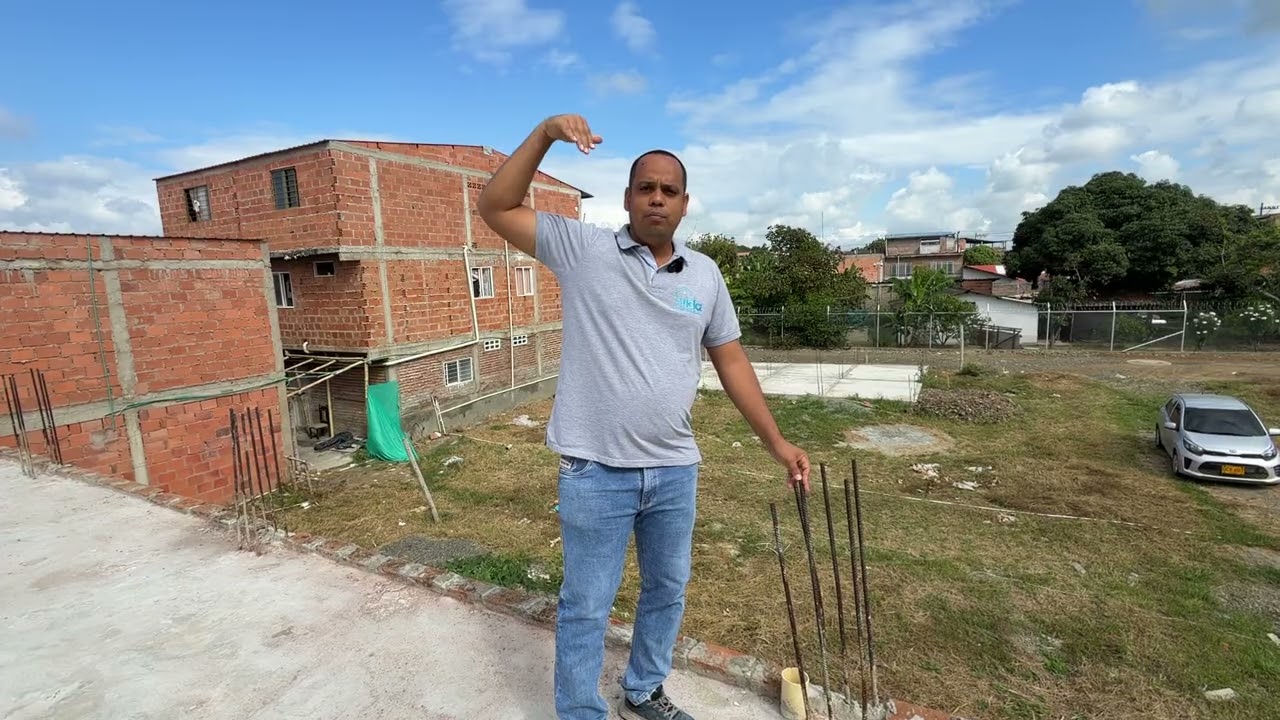 ¿La casa se entrega con techo o con plancha?