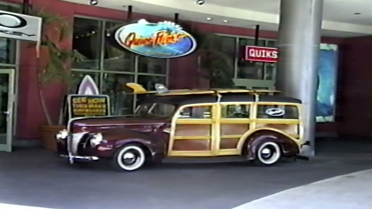 Orlando in April 2000 | Race Rock, Skull Kingdom, FAO Schwarz & Universal CityWalk