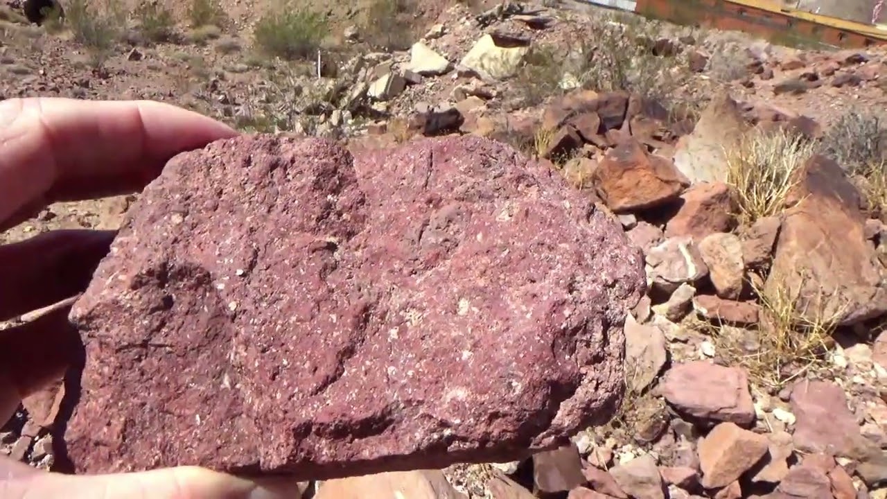 Alunite Mineral Inspection (the next Goldfield)RailroadPass Mines