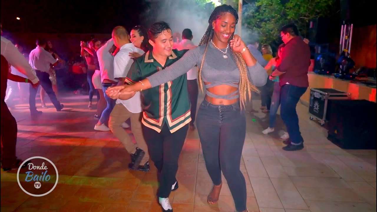 Bailando Salsa en Merida Yucatán | Ashe Mama Social - Posada