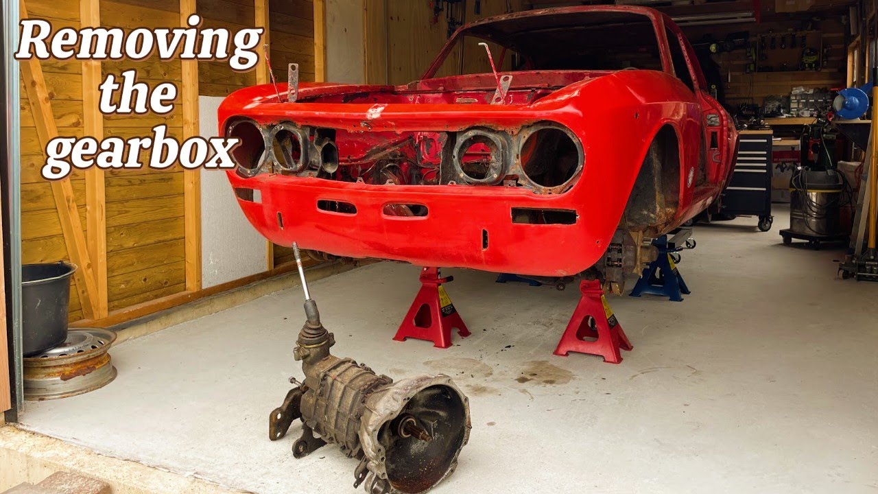 Restoring an Abandoned Alfa Romeo GTV 1750: Bringing a Classic Back to Life. Episode 3.
