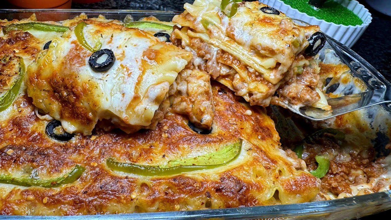 Cheesy Beef Lasagna Recipe | Creamy & Delicious Layered Pasta Bake || How to make beef lasagna.