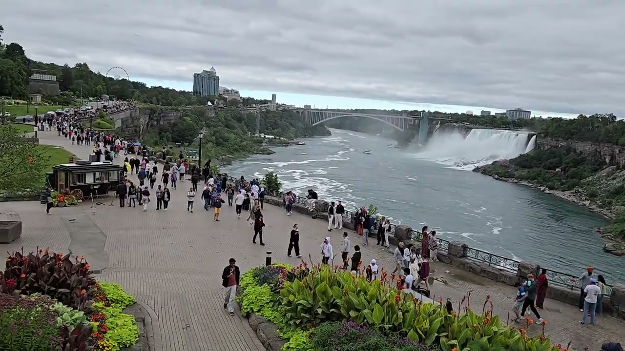 Niagara Falls, a beautiful day 