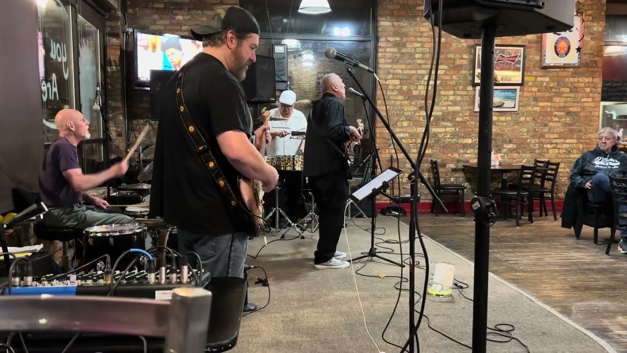 SWB Chris Guerra Incredible Bass Solo into Evil Ways/ Santana