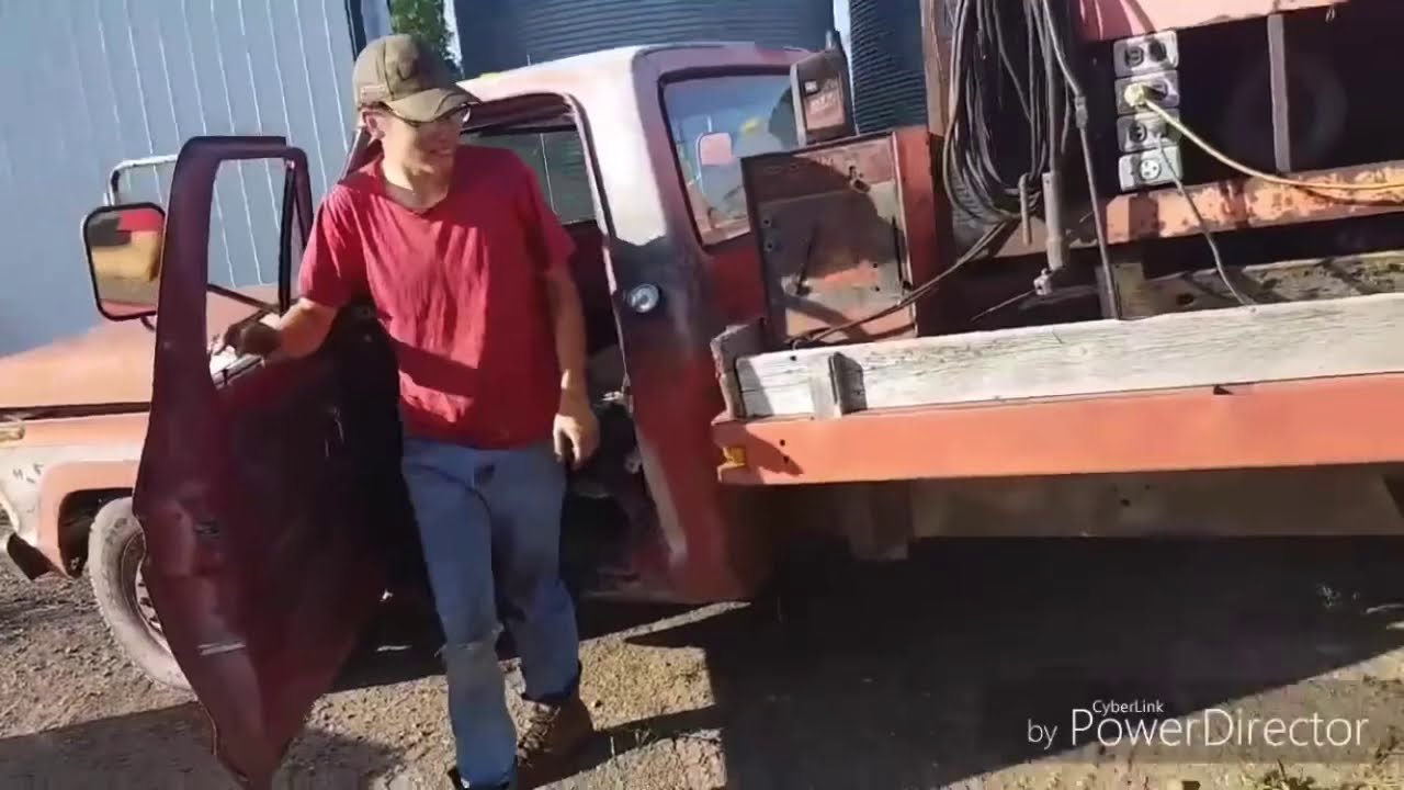 South sask farmer funny moments part 1