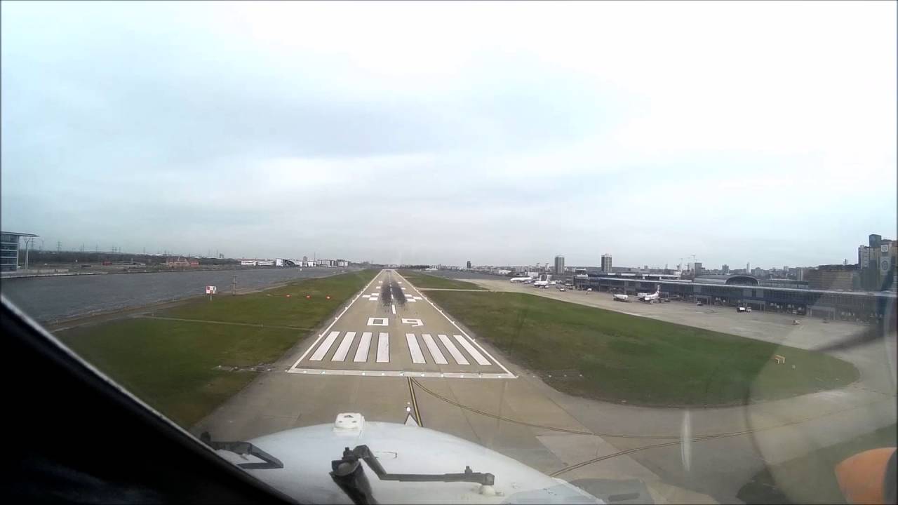 London City Airport Runway 09 Landing. Pilots eye view.