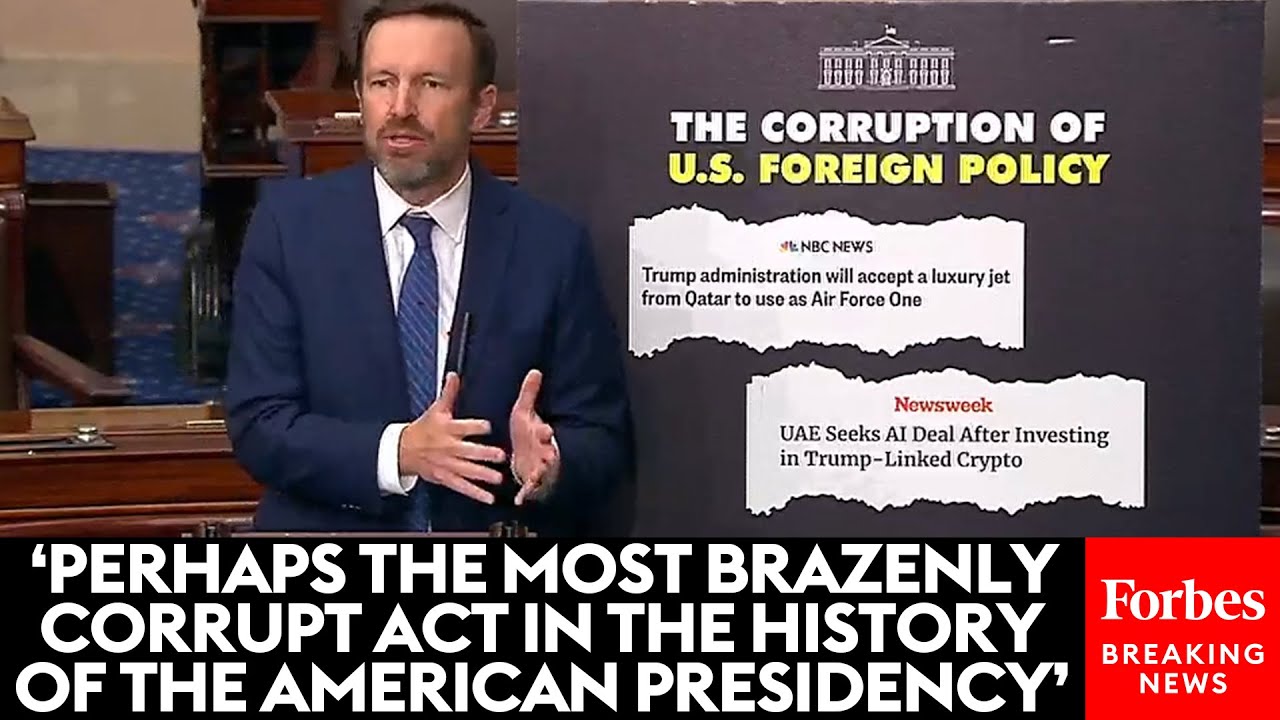 Chris Murphy Slams Trump's 'Corruption' After US-Qatari Arms Deal 'In Coordination With' 747 Gift