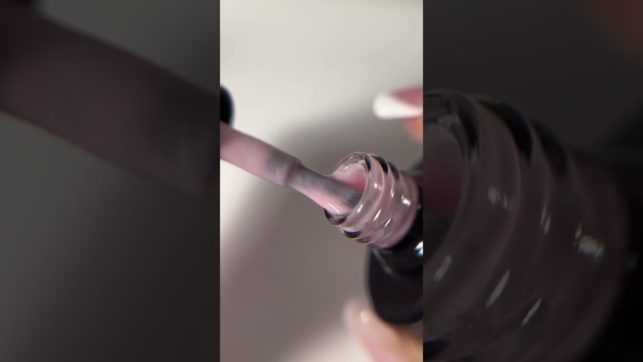 Brush Easy Gel - żel w butelce od Claresa 💅 Zobacz sama, jakie to proste!