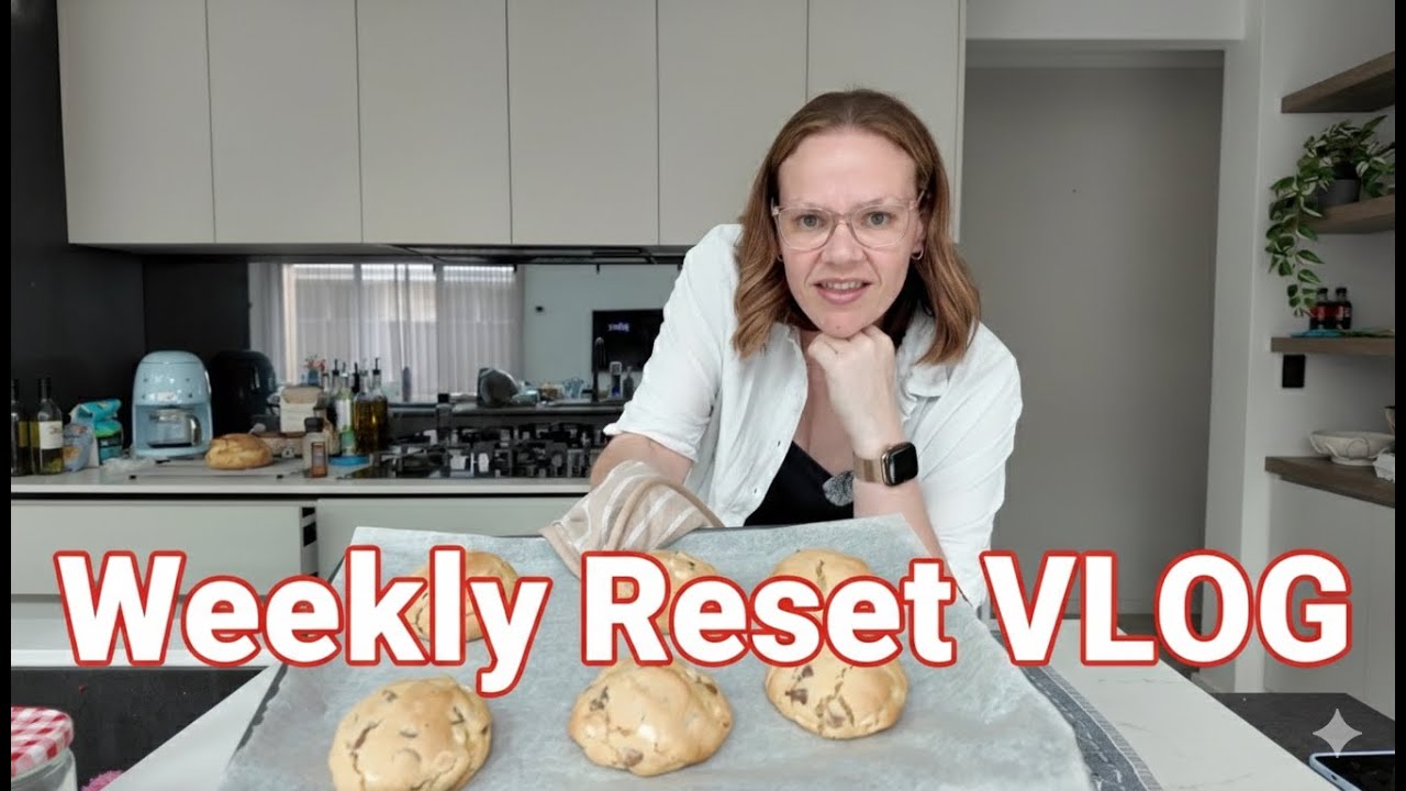 A Public Holiday Reset Vlog | Baking from Scratch, Weekly Planning & Cleaning