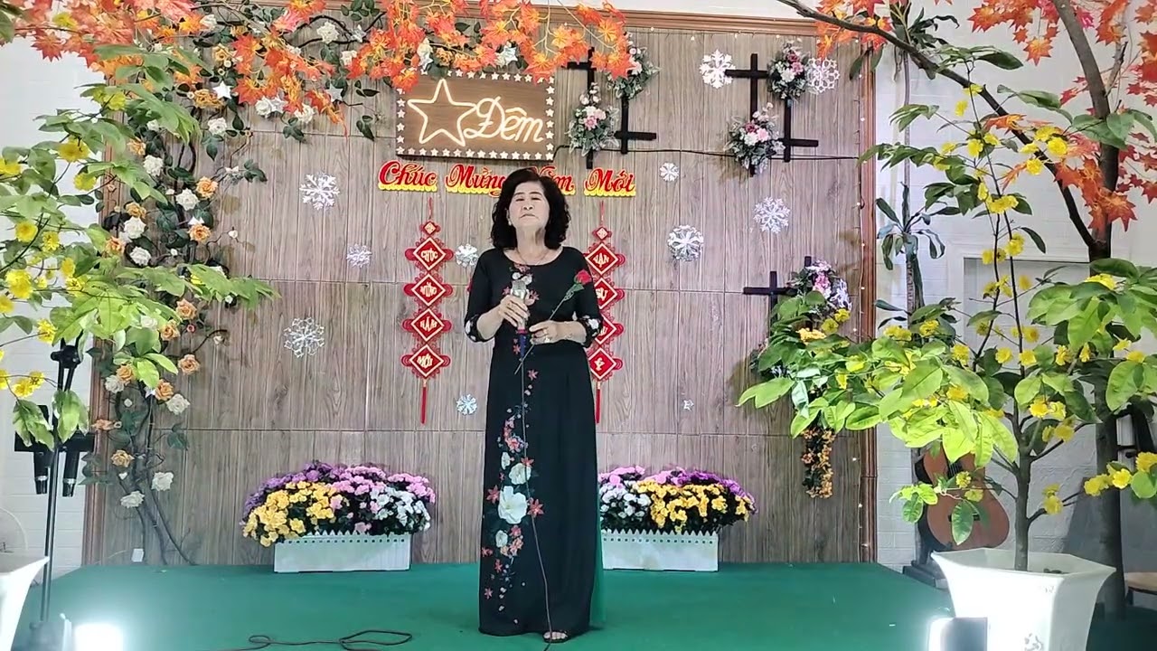 HOA NỞ VỀ ĐÊM / CHỊ LAN