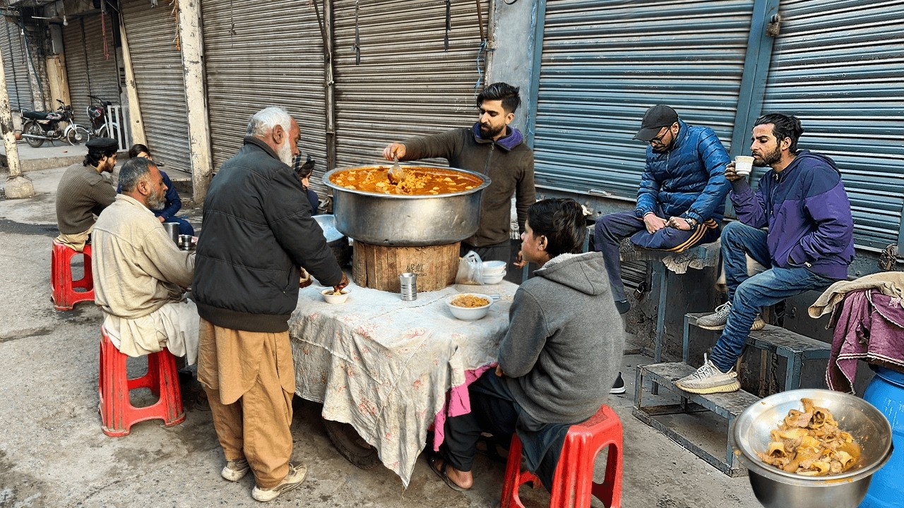 UNREAL Street Food Breakfast Rush 🤯 | Full Meal Under Rs 100 in Pakistan 🇵🇰
