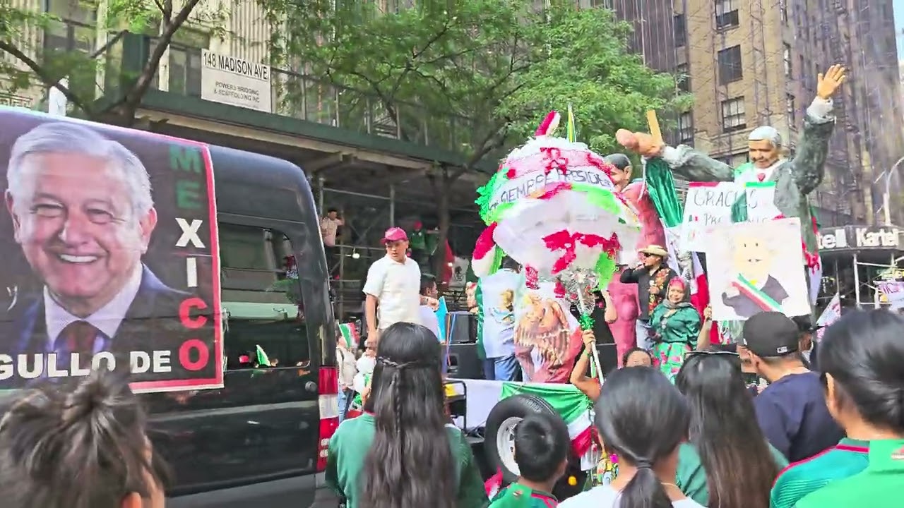Desfile Mexicano En Nueva York #parte2🗽🇲🇽♥️  #newyork #CarlosMartín4K (2)