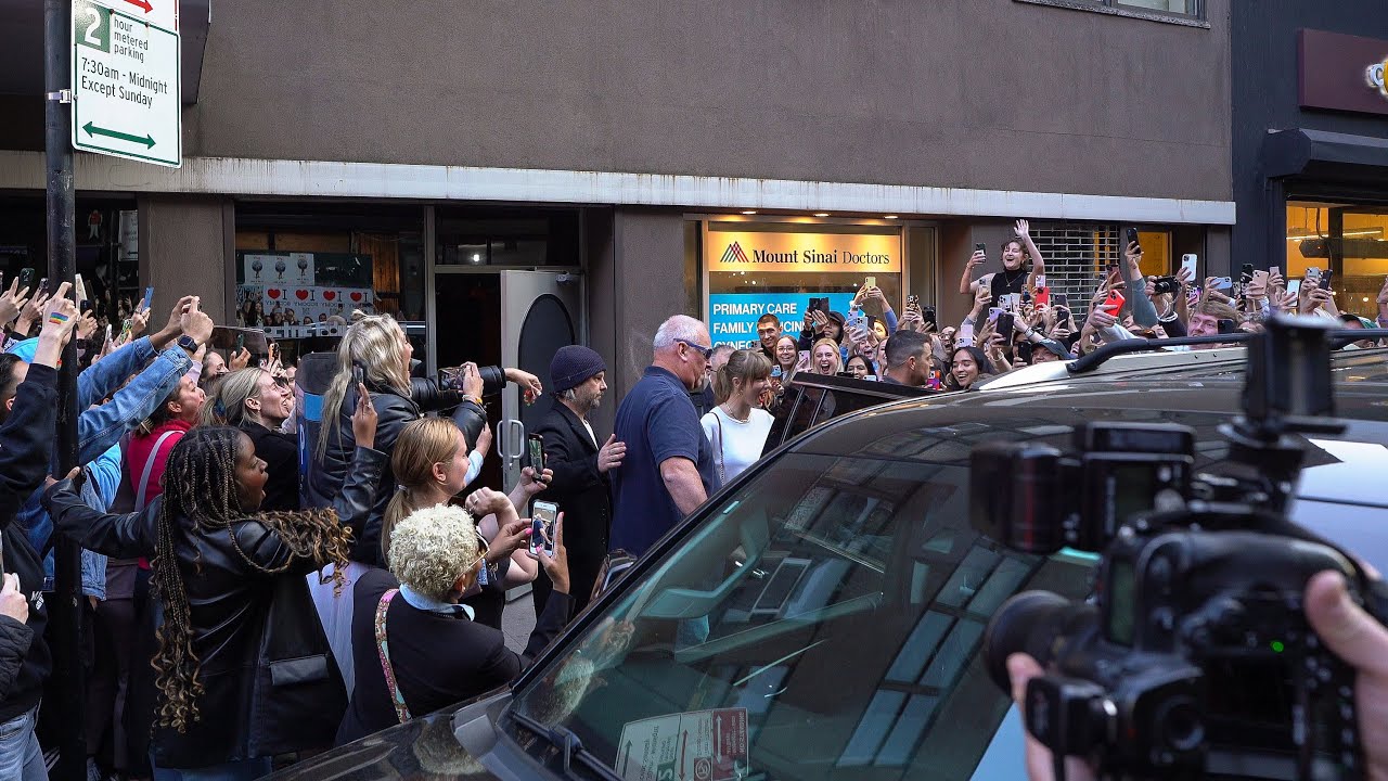 Swarmed by Singing Swifties! Taylor Swift waves to fans, Electric Lady Studio NYC Taylormania!