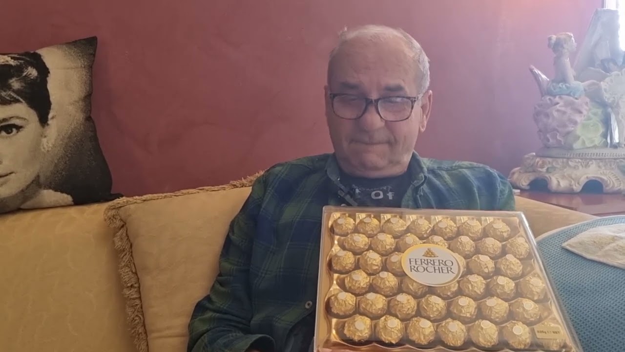 Пришёл не с пустыми руками ! Элла Австралия