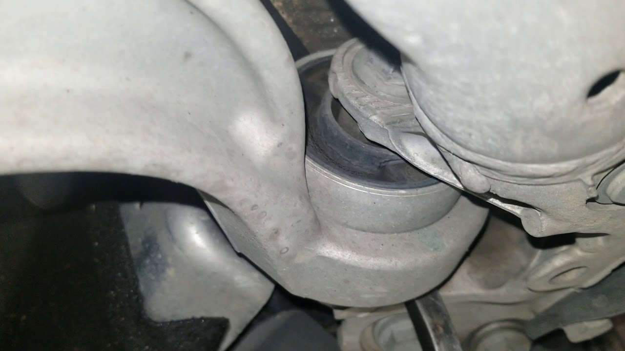 2010 Audi A4 Avant Torn Lower Control Arm Bushing