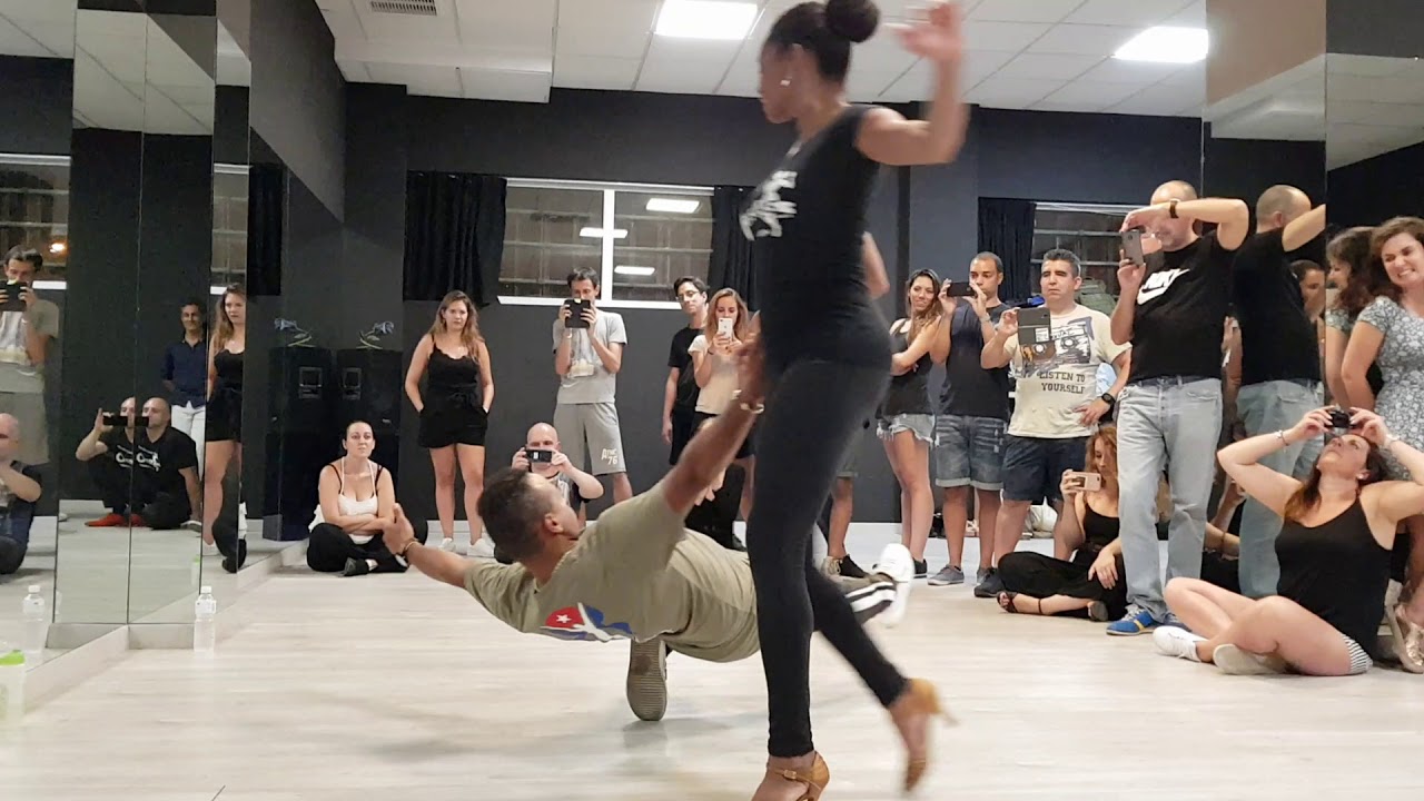 Yoannis Tamayo clase de Son Cubano en Orishas Dance