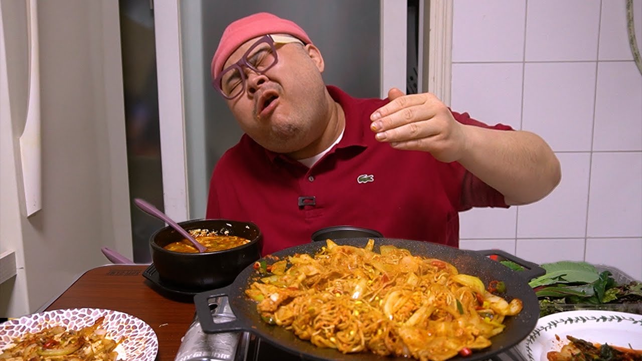 고아재!이리 매운걸 왜 나한테..│화끈한 갓소스를 이용한 콩나물불고기 먹방  Mukbang Eatingshow [Bean Sprout Bulgogi,Hot spicy sauce]