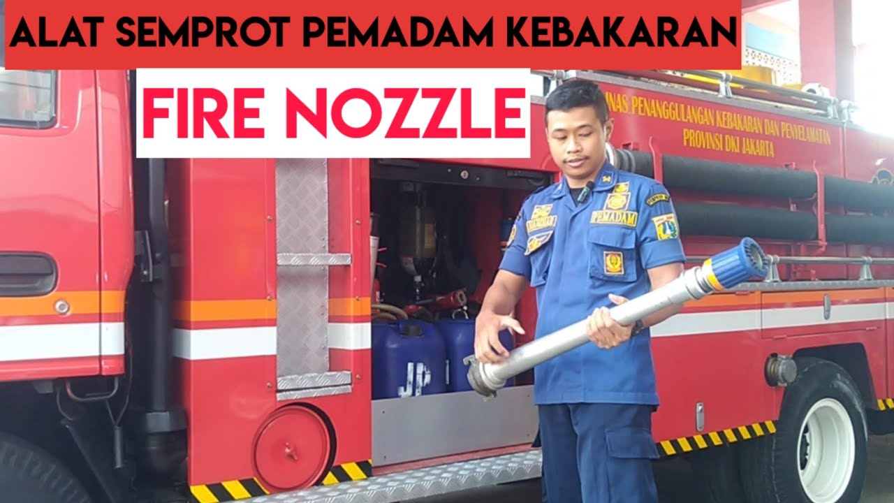 [Pemadam Kebakaran] Alat Pemancar Atau Fire Nozzle Untuk Petugas Damkar Menyemprotkan Air