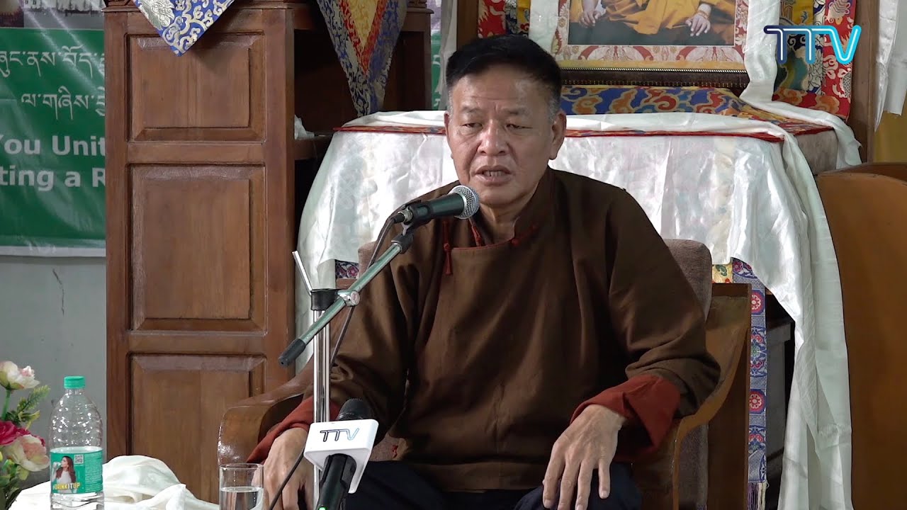 དཔལ་ལྡན་སྲིད་སྐྱོང་མཆོག་གིས་ཀུམ་རའོ་ས་གནས་མང་ཚོགས་ལ་གསུང་བཤད་གནང་བ།