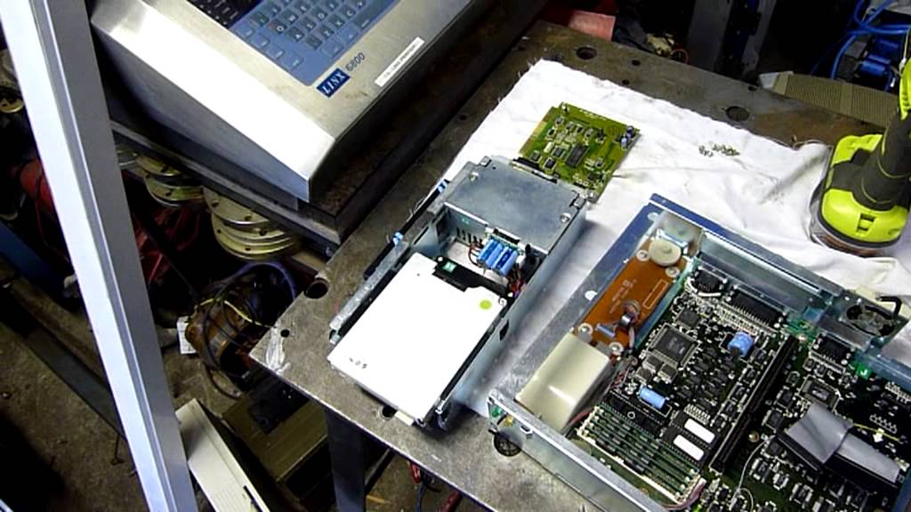 Amstrad PC5286 Personal Computer Hardware Inspection and Boot Up