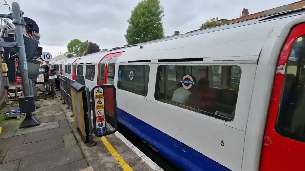 Bakerloo Line 1972 Stock Train Departing At Queens Park 