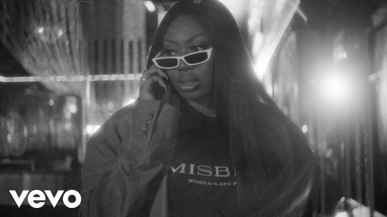Ms Banks - Clap