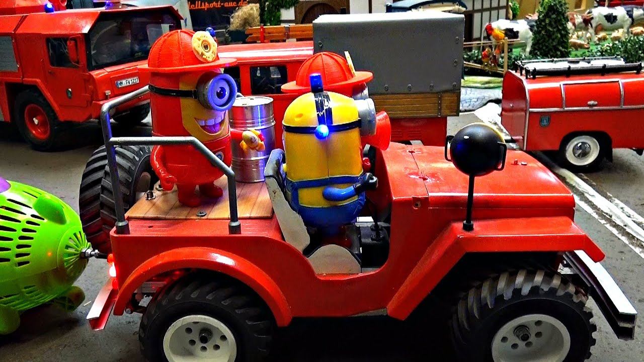 RC MINIONS FIREFIGHTERS FIRE TRUCK HOUSE ON FIRE / FIRE STATION WITH 1/8 FIRE ENGINES IN ACTION