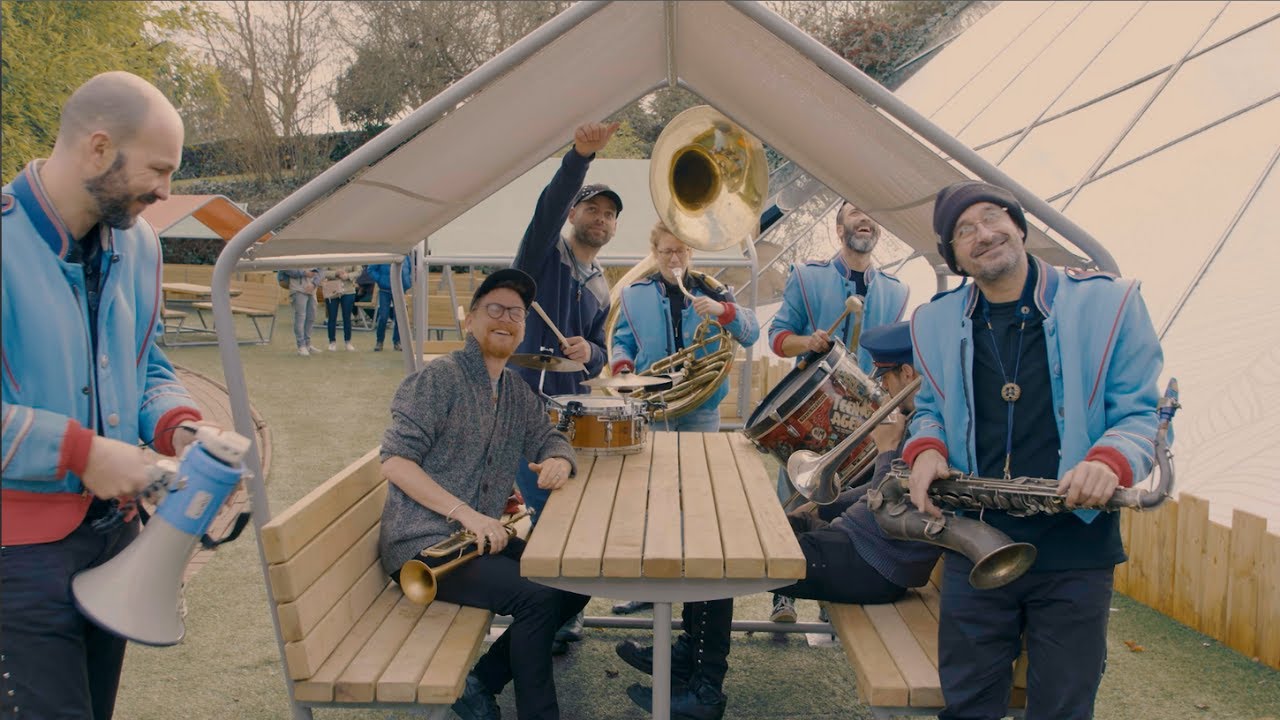 New Year's Day - Collectif La Saugrenue