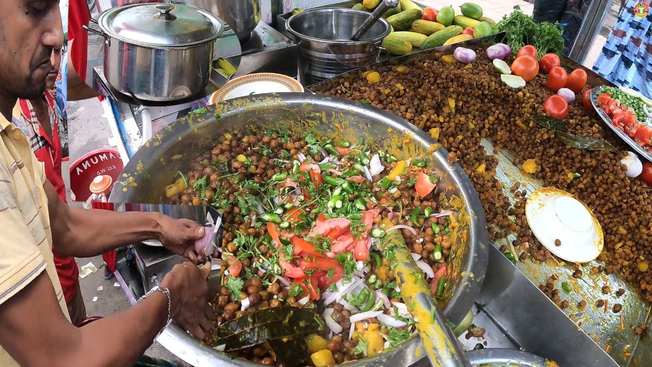 This Old Man Sells Extremely Clean Chana Masala Chaat @ Tk 10 Only! Extreme Knife Skills! | #BdFood