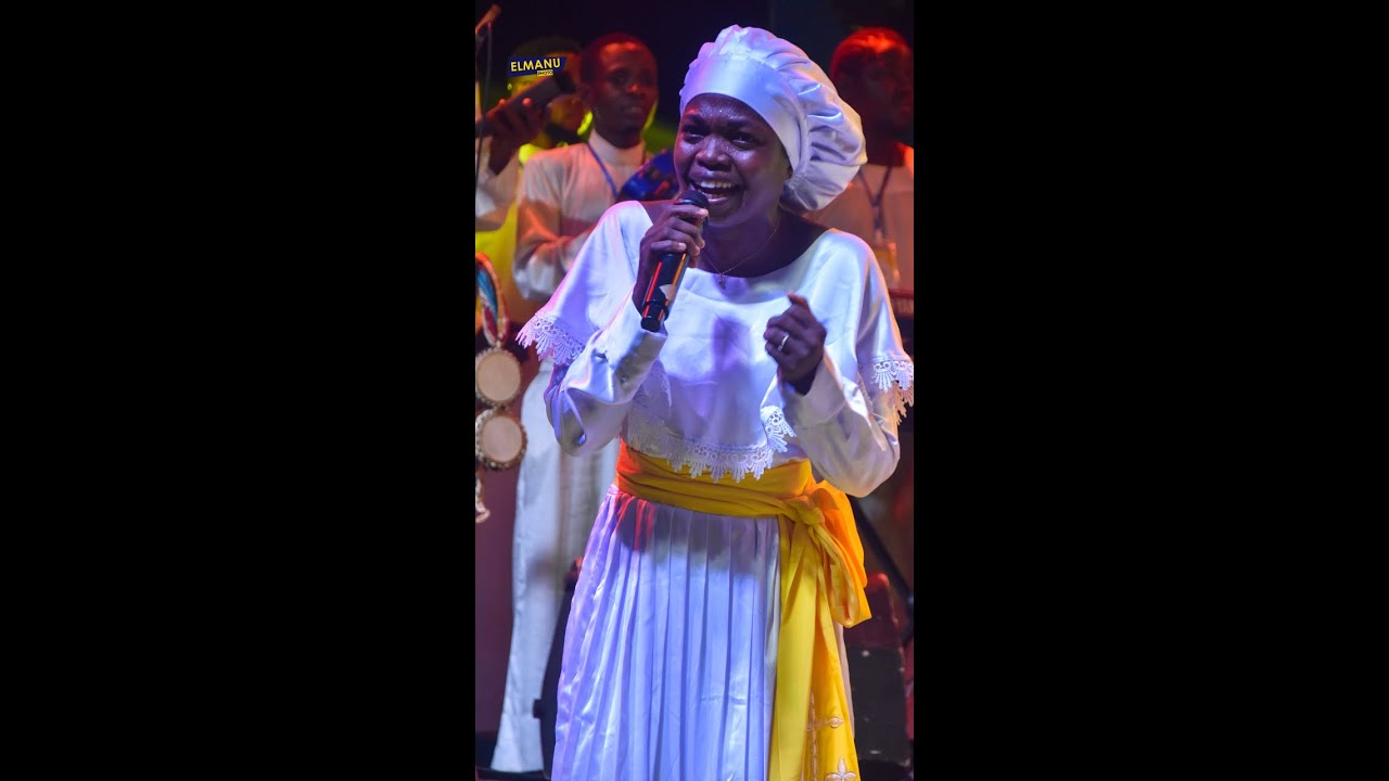 Concert Heavenly Praise 2023 à Imeko (Anna TEKO) 1/4