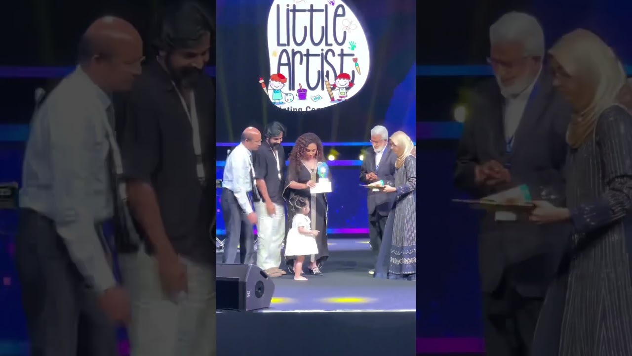 Nila Baby and pearly maaney on stage 
