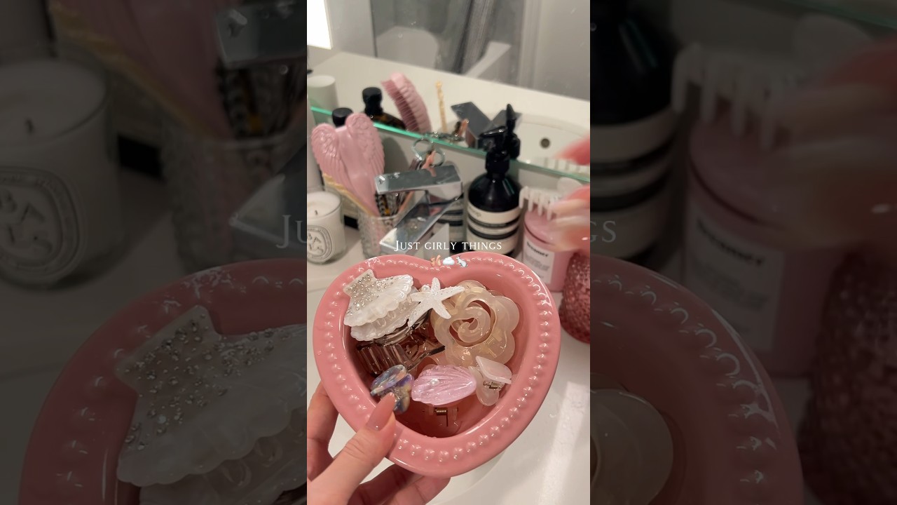 ☁️Just girly things #cleangirl #selfcare #nightroutine #hairwashing #aesthetic #cozy #cleangirl #fyp