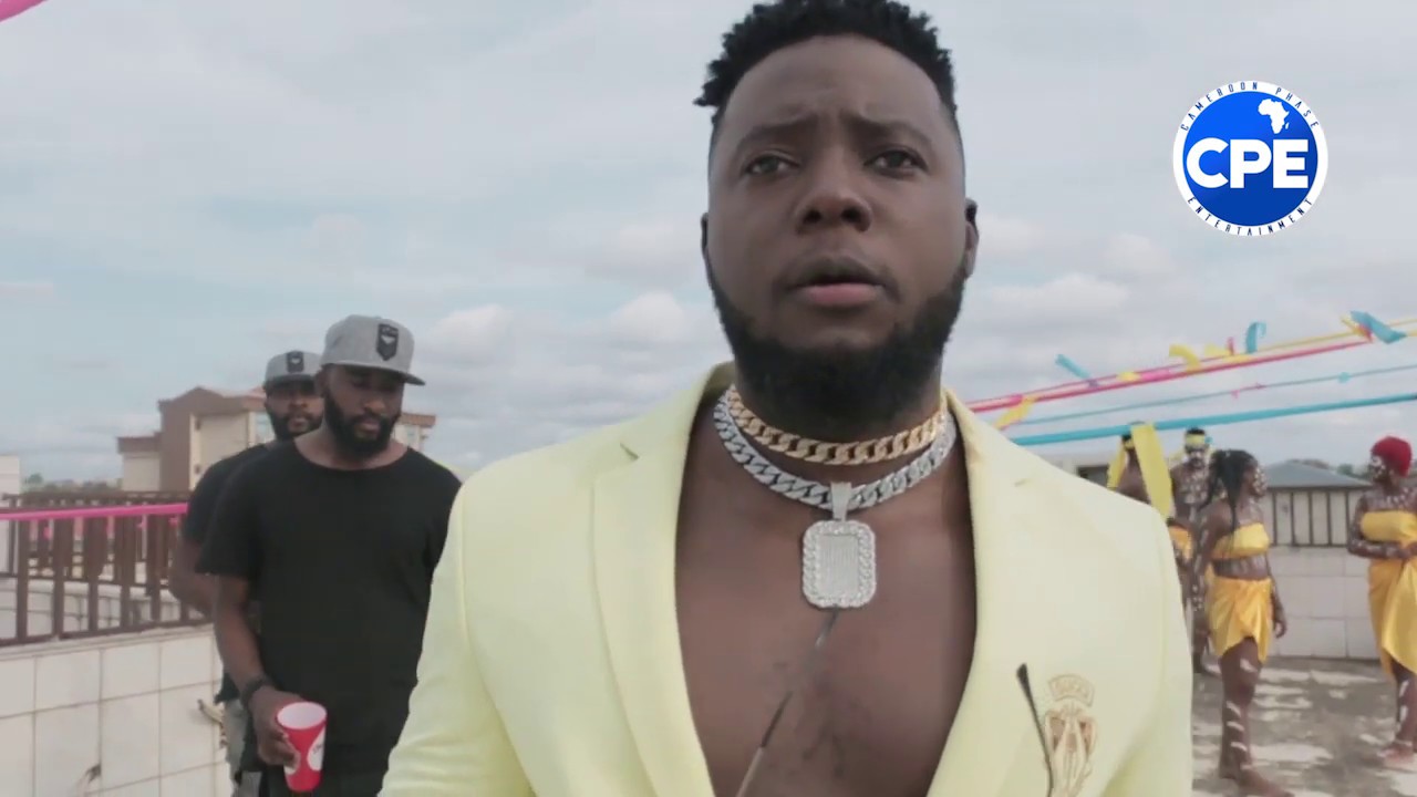 Behind the Scenes ( Ca a Cuit) by Ko-C