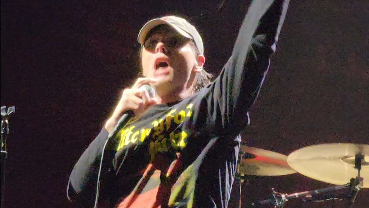 Crowd Goes Crazy For 