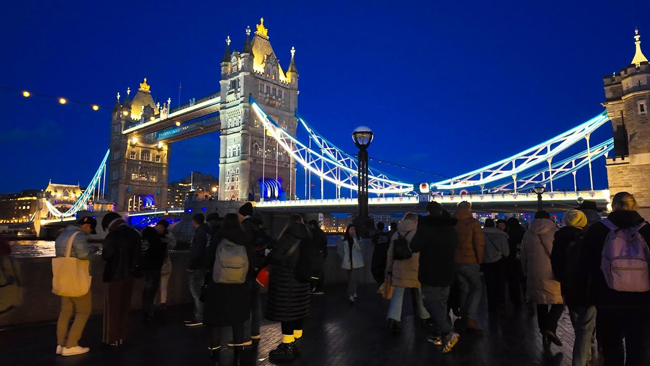 Festive London Walk 2025 🎄🇬🇧 | Christmas Lights at Borough Market to Tower Bridge | 4K