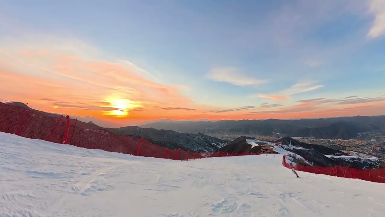 Skiing under the beautiful sunset#ski #reels #snowboard #snow 