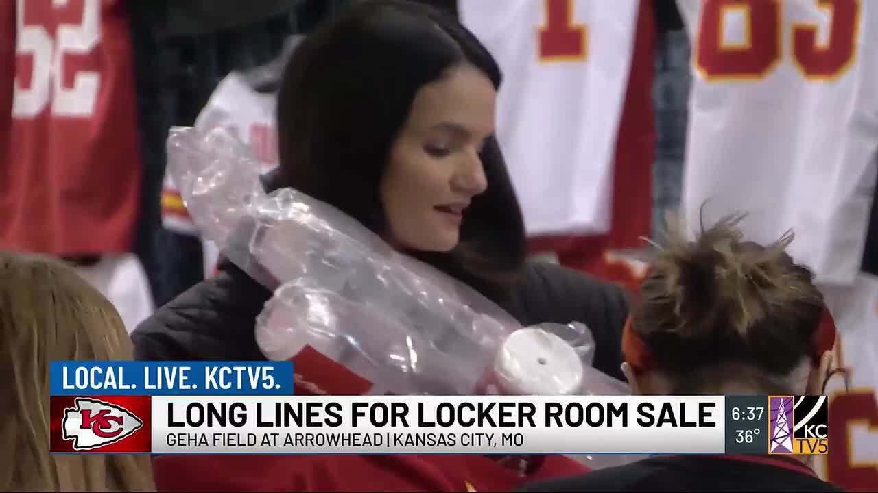 Fans gather early for the Chiefs' locker room sale