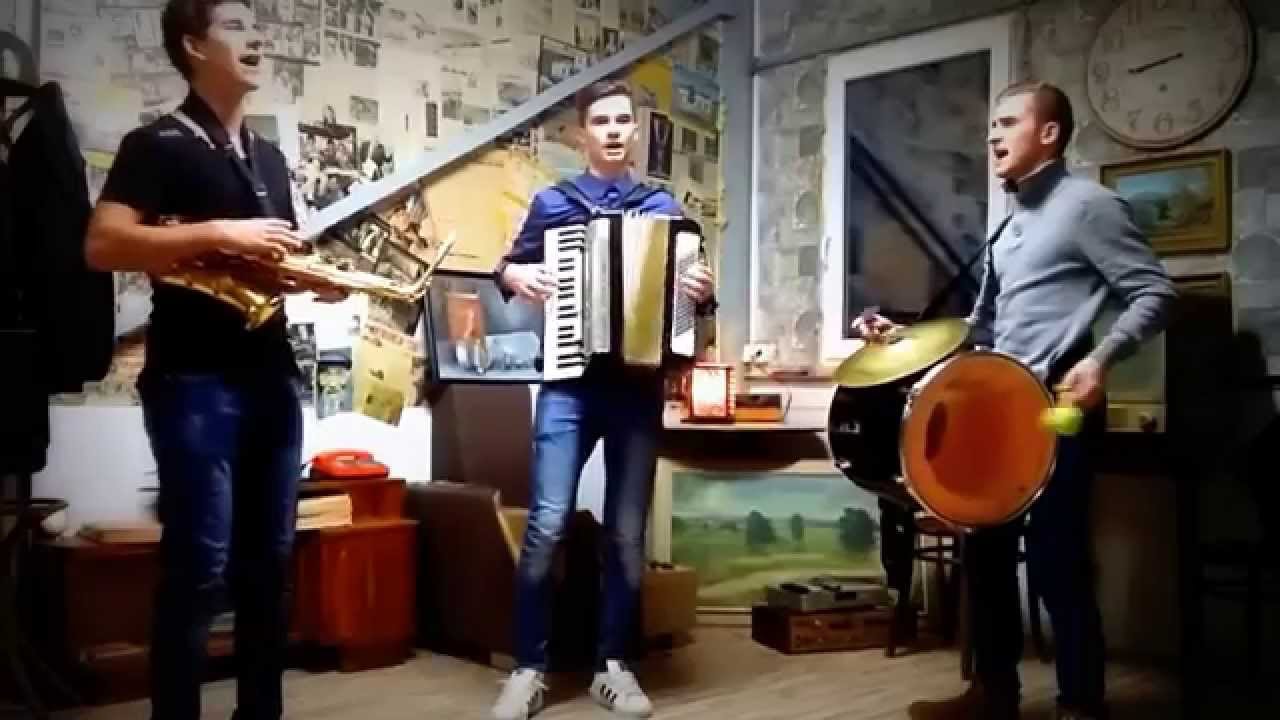 A kedz še Janik  -  Kolo nás popred nás  -  Išol cigán na čechy
