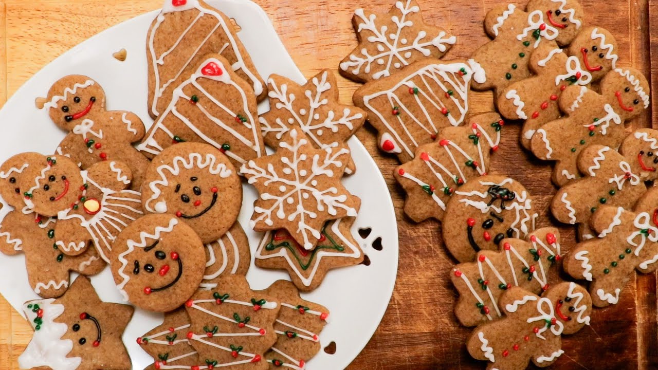 Homemade Gingerbread Cookies with Icing – Warm, Spicy & Festive & Perfect for Christmas! | Nunvuk