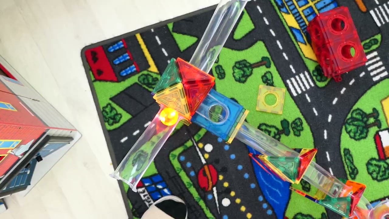 Magnetická stavebnice EliFix fresh kuličková dráha 222 ks + svítící kuličky