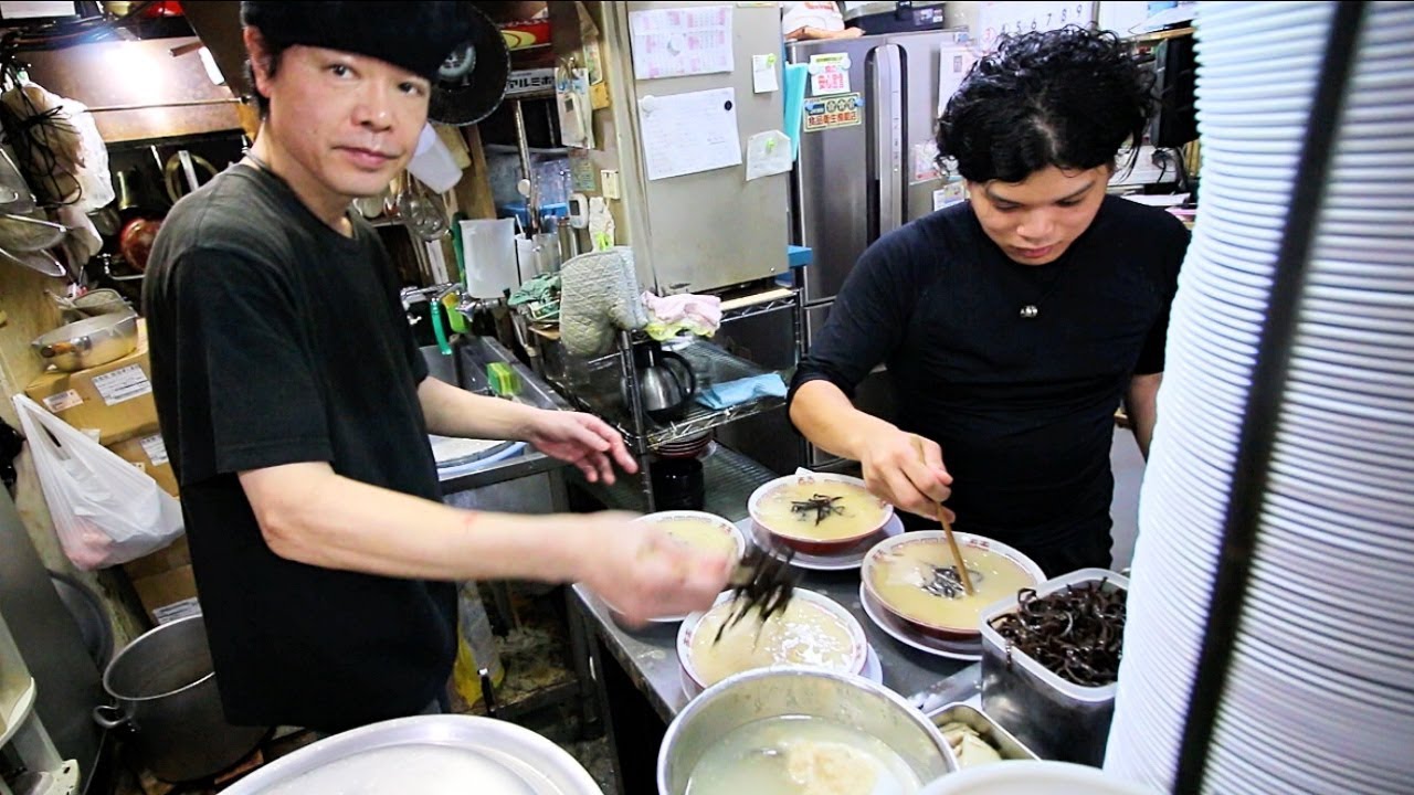 Japan's Top Secret Ramen Shop! JAPANESE STREET FOOD in Fukuoka, Japan (Blue Bucket Ramen)
