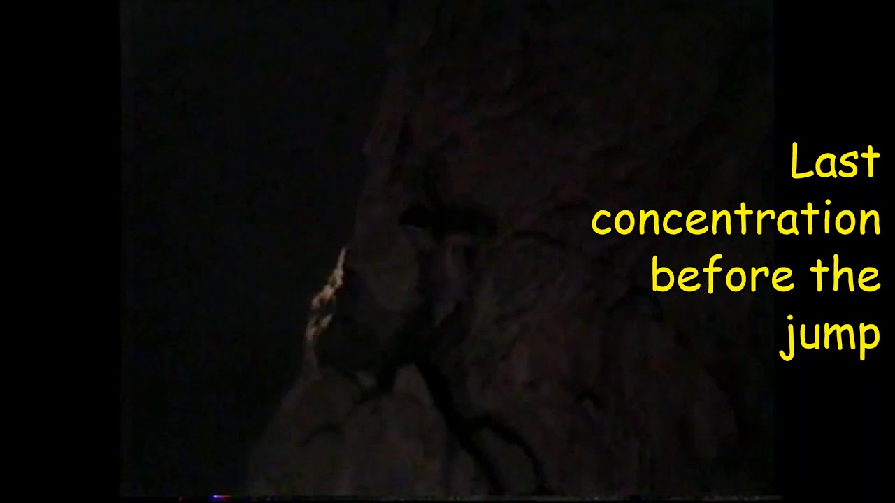 Adventure cliff divers in Acapulco at night (1991, jumping from a height of 40 m)