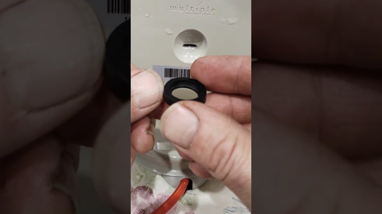 Течет кофеварка Nescafe Dolce Gusto, замена прокладки контейнера для воды