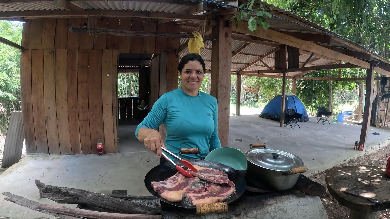 SUBINDO PRA ILHA E ORGANIZAMOS AS COIZA E TEVE ARROZ COM CARNE FRITA NO FOGÃO A LENHA